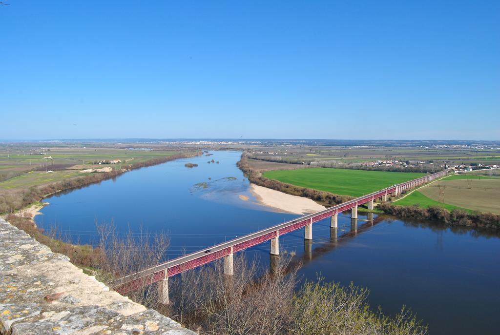 Отель Tagus Host - 40308Al- 44211Al Сантарен Экстерьер фото