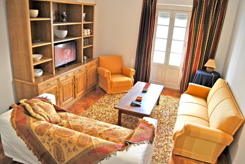 Отель Tagus Host - 40308Al- 44211Al Сантарен Экстерьер фото