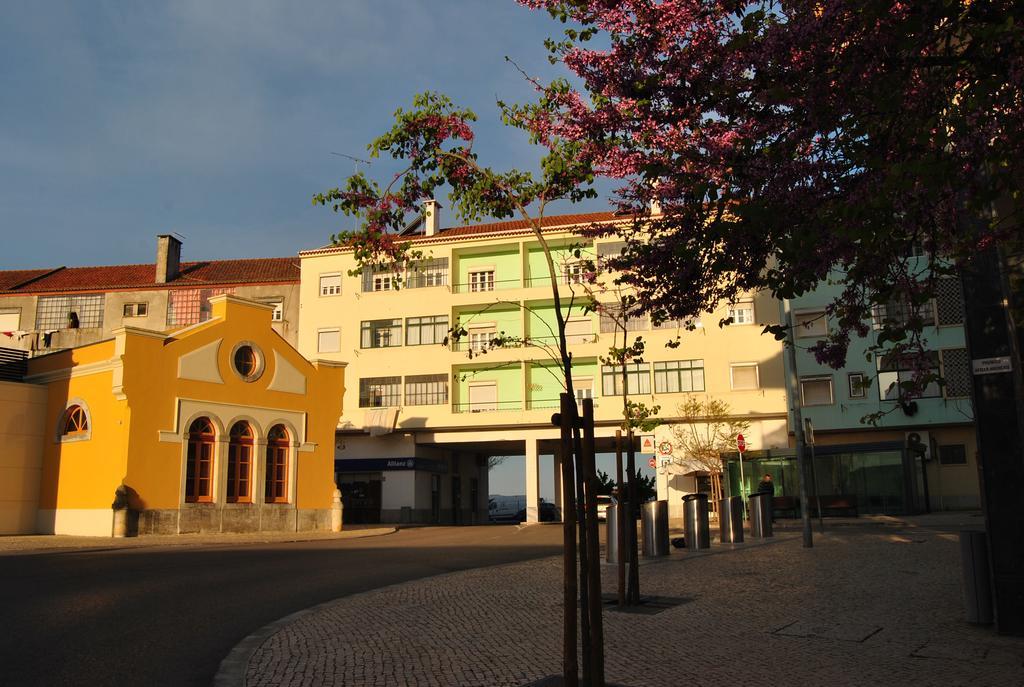 Отель Tagus Host - 40308Al- 44211Al Сантарен Экстерьер фото